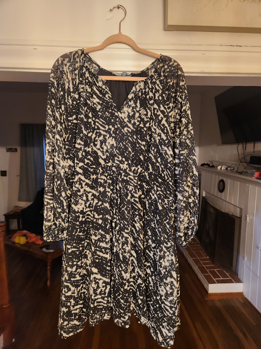 Terra & Sky Black and Cream Printed Long-Sleeve Dress